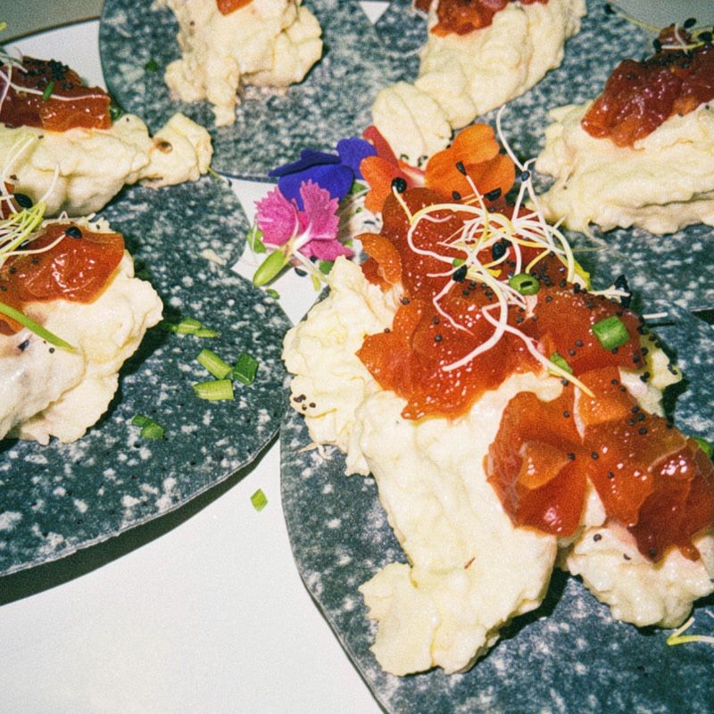 Foto de Marinera de ensaladilla de berenjena ahumada con tartar de atún