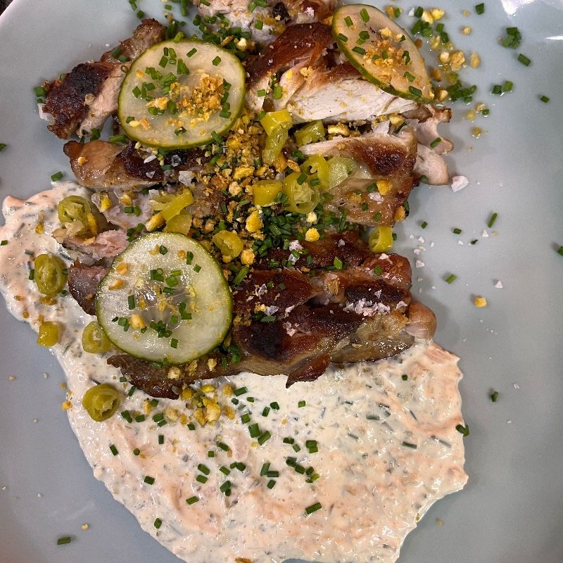 Foto de Pollo marinado estilo asiático con salsa tártara