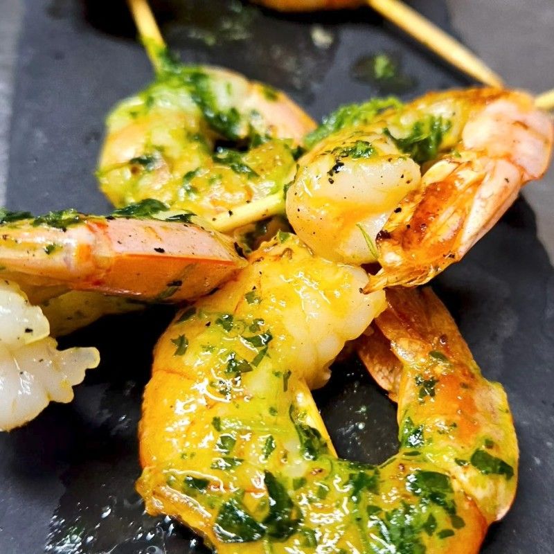 Foto de Brocheta de Gambones con salsa casera de ajo